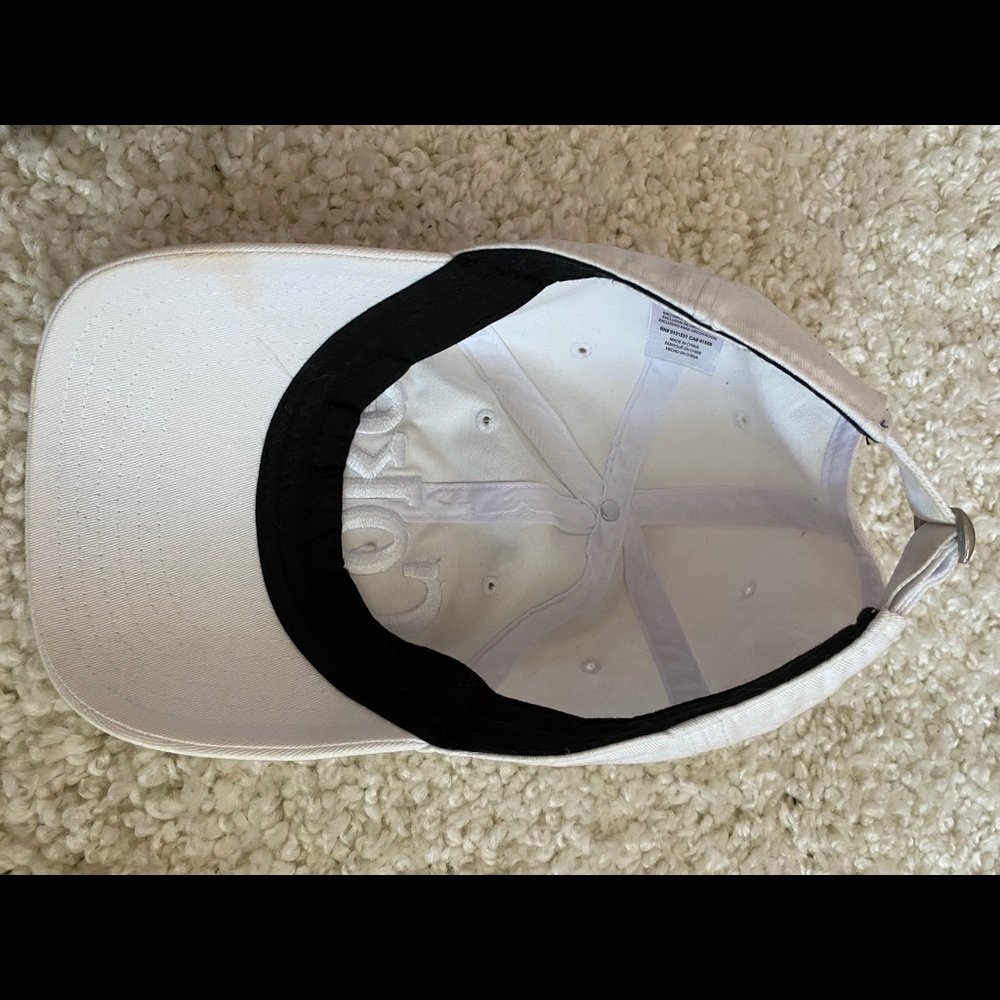 Women’s hat - Picture 2 of 3